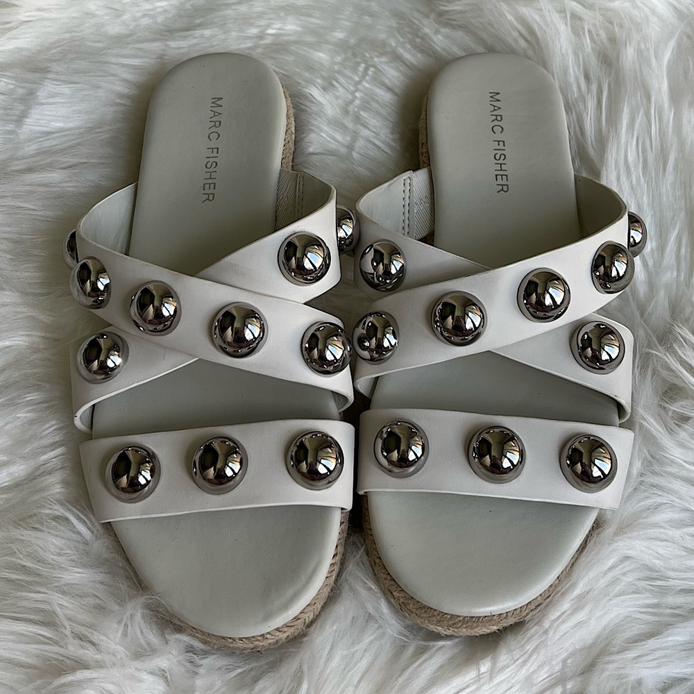 Marc Fisher size 6 white boho silver studded slip on summer sandals chic